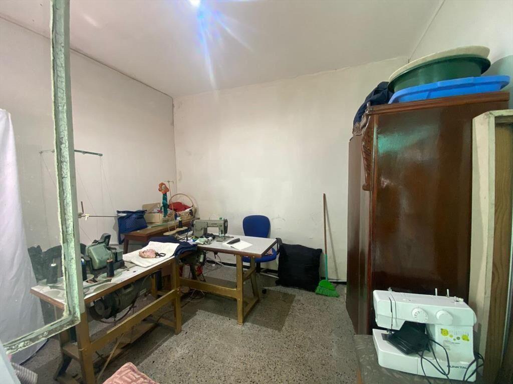 Casa en venta de 5 dormitorios mas monoambiente en Villa Es