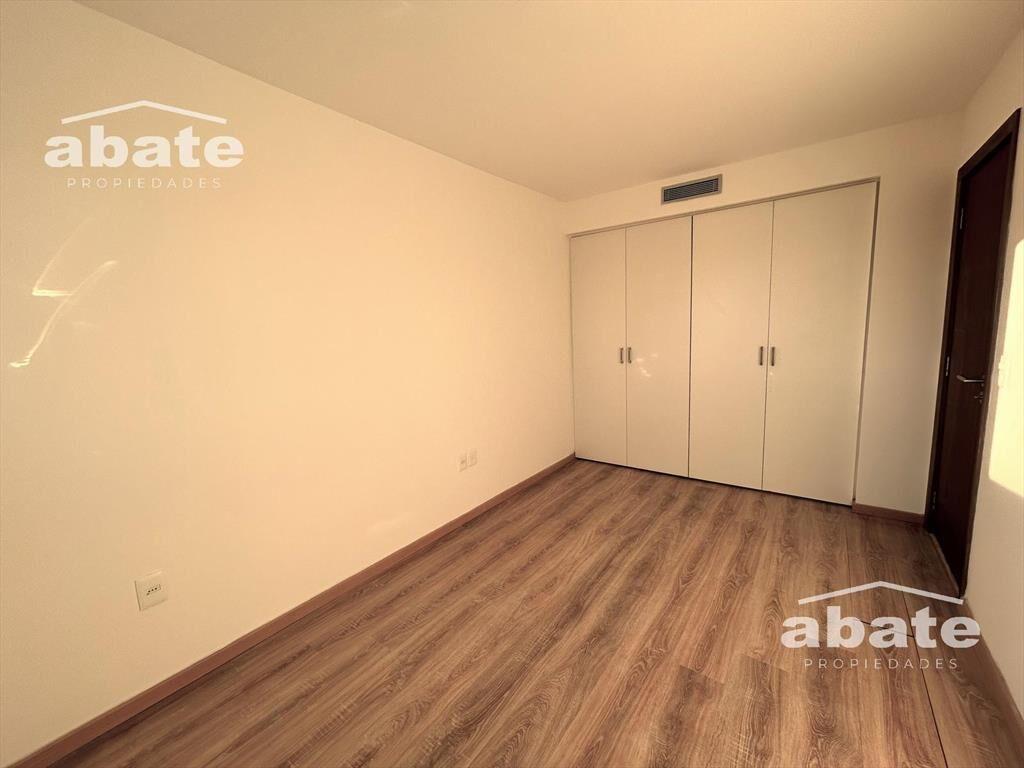 Alquiler Apto 1 dormitorio c/terraza. Divino, piso alto, lu