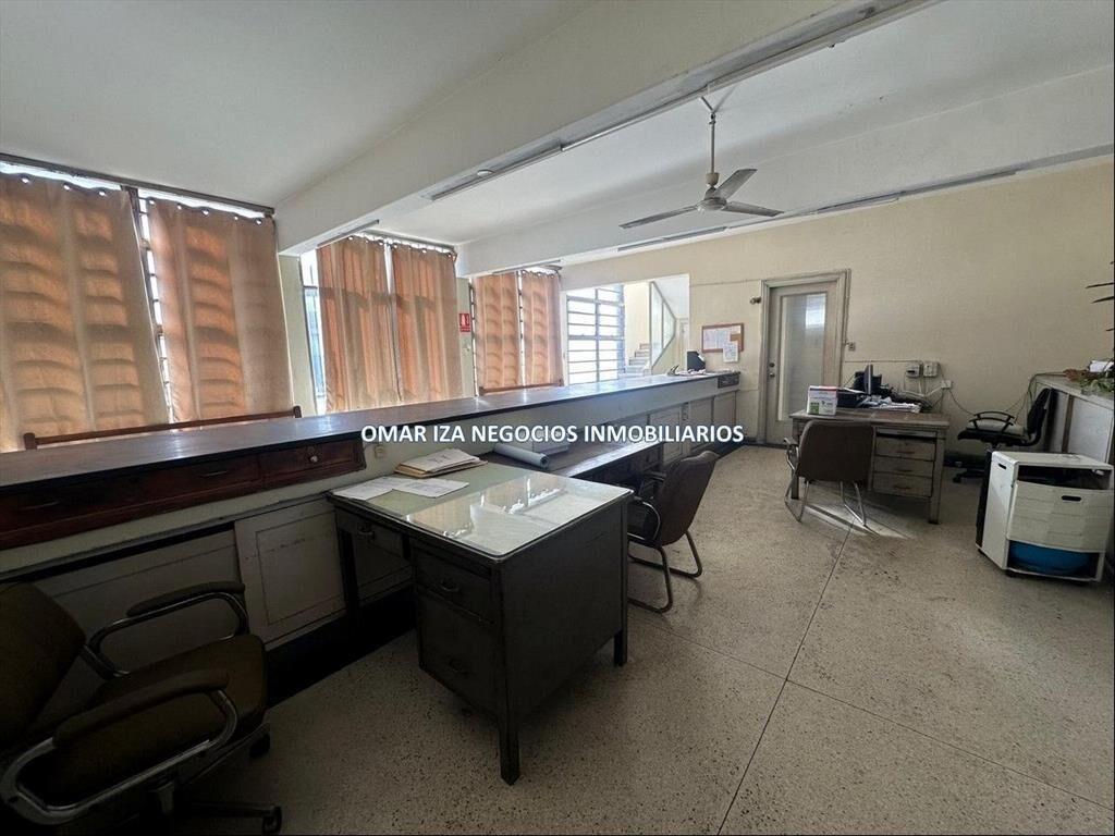 VENTA LOCAL COMRCIAL EN LA TEJA, GALPON, DEPOSITO, ENTRADA