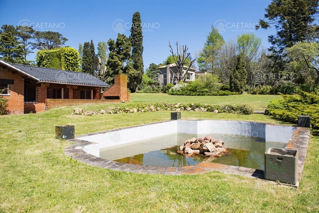Casa en venta con vista a agradable entorno.