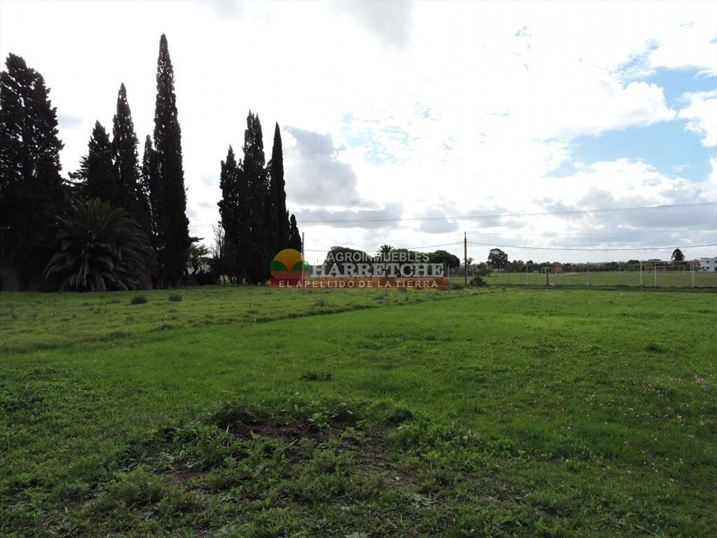 Casa con terreno en venta a pasitos de ruta 1, de