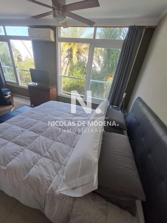 Dos apartamentos unificados en Punta del Este a
