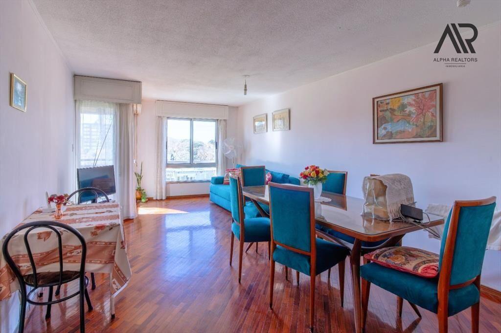 Apartamento en venta c/ cochera en Malvin