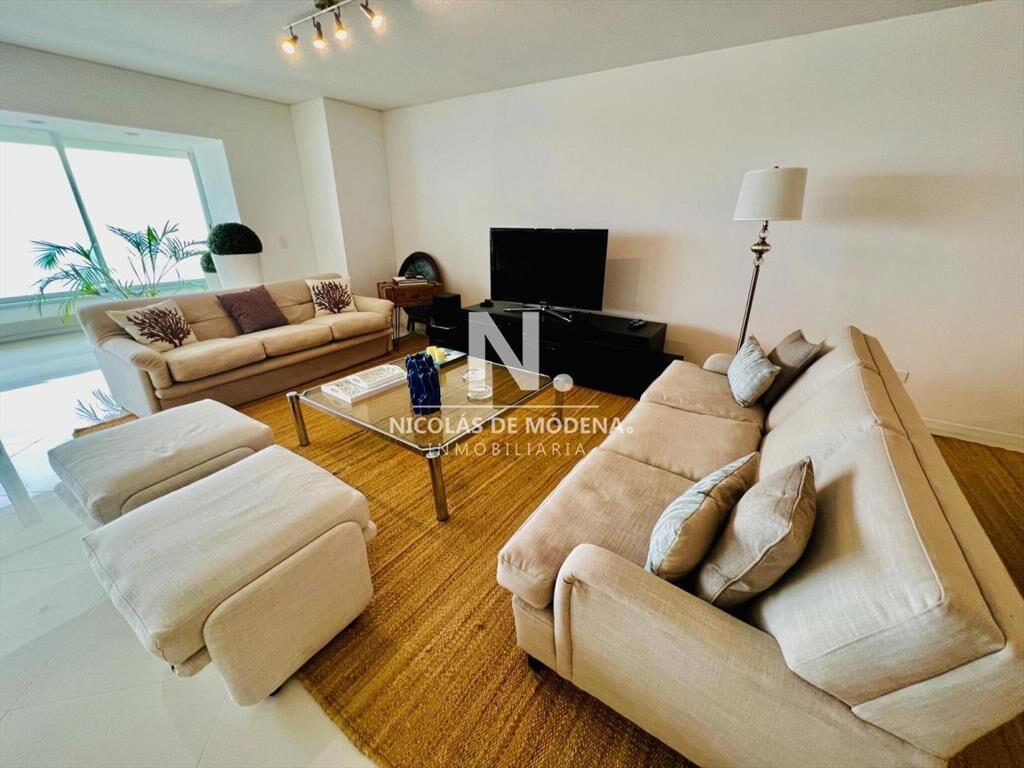 Departamento de 4 dormitorios en venta en de Mar,