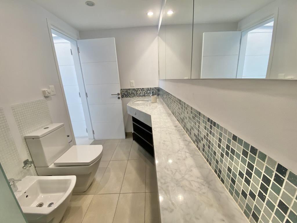 VENTA DE APARTAMENTO DE 2 DORMITORIOS Y MEDIO EN
