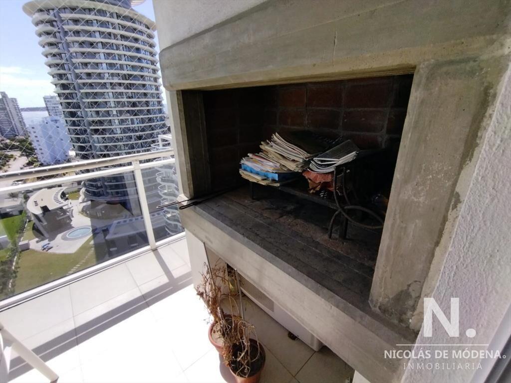Vende Apartamento de 3 Dormitorios en Brava Punta del Este.