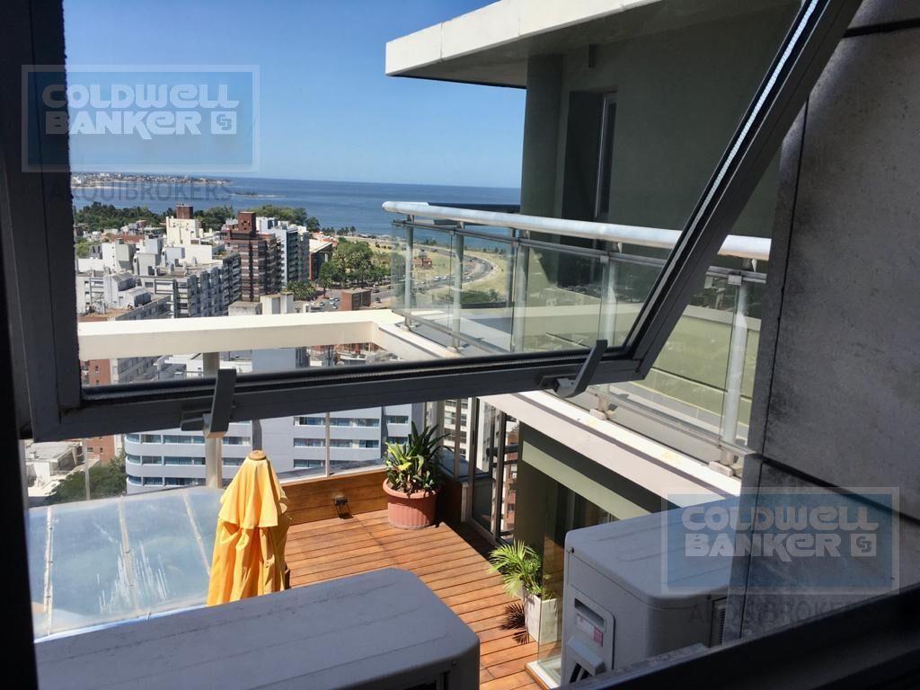 Apartamento penthouse  de 3 dormitorios en venta en Puerto