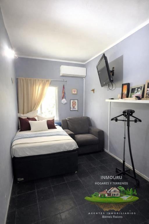 Se vende casa en exclusiva + apto al fondo en la Unión.