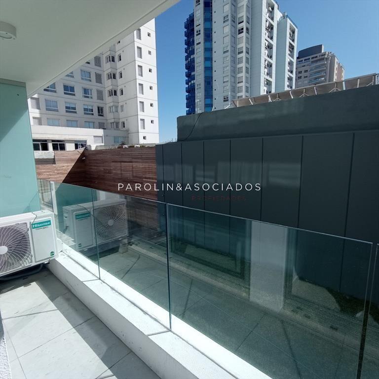 Apartamento en venta a metros del mar, parada 4