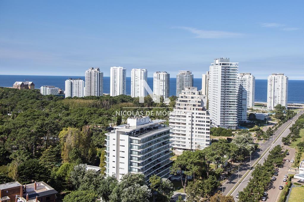 Departamento a estrenar a pasos de Punta