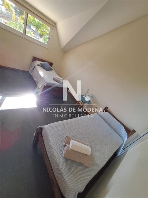 Espaciosa Casa en Barrio Privado de 6 dorm y en