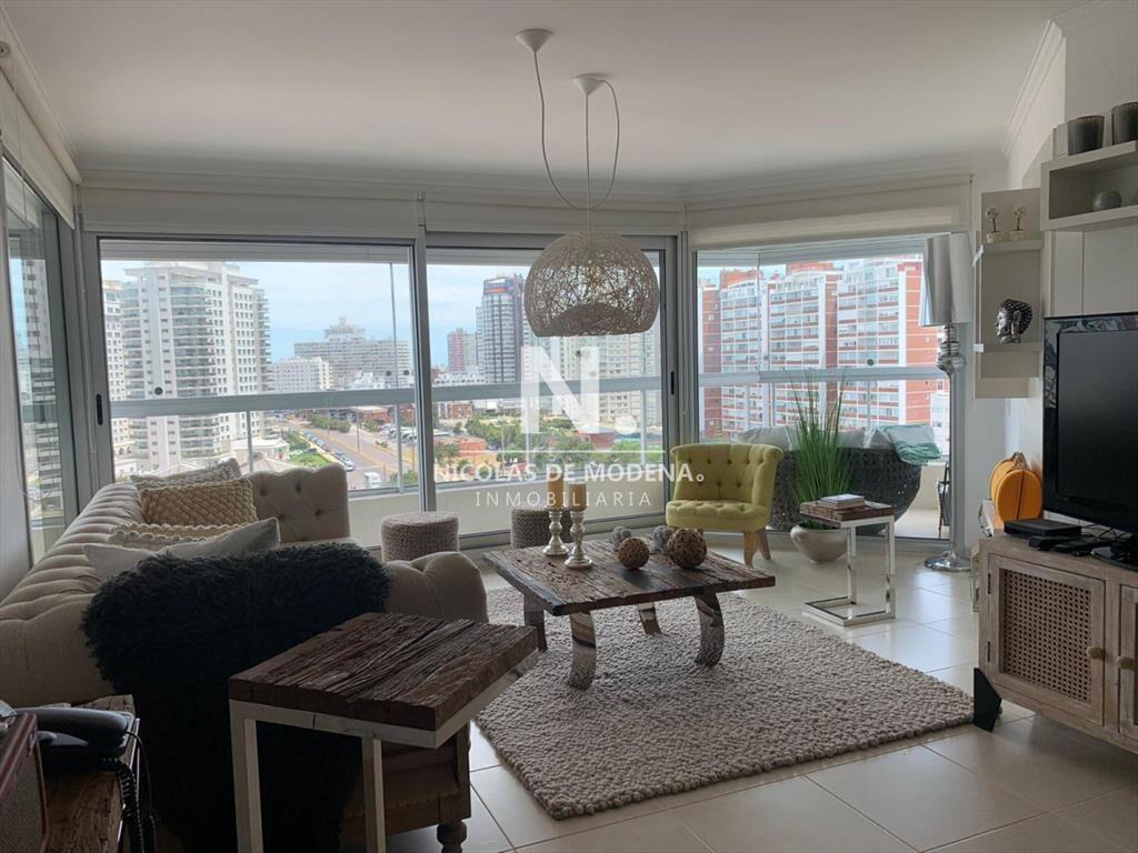 Se vende apartamento de 3 dormitorios más en del
