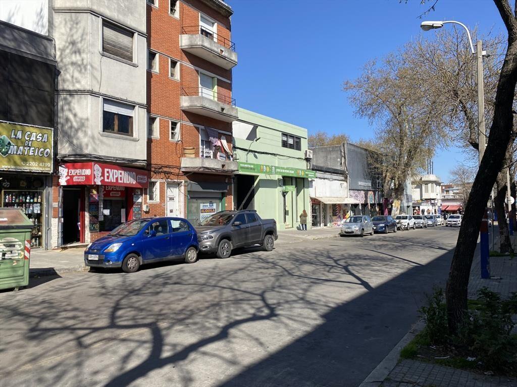 INVIERTA EN LOCAL COMERCIAL CON RENTA ZONA MAYORISTA