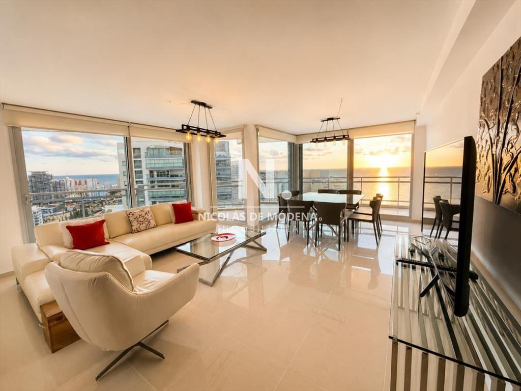 En venta apartamento de 3 dormitorios con vista