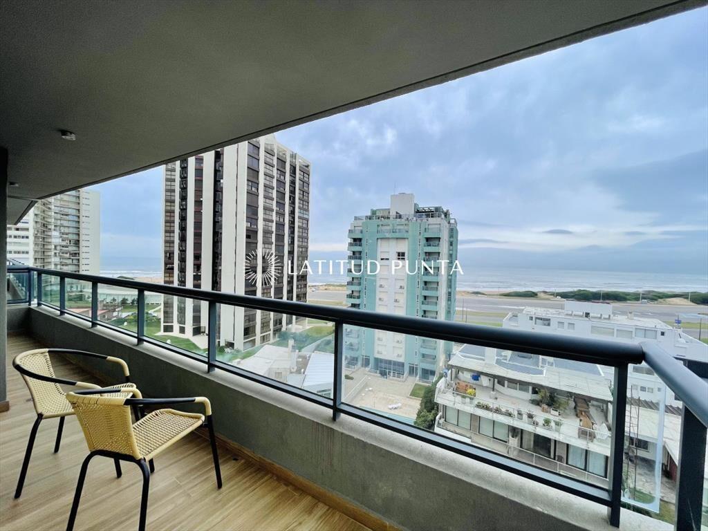 Playa Brava, apartamento en venta de dos