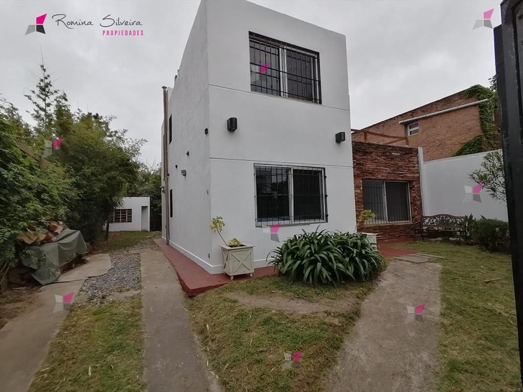ALQUILER ANUAL DE CASA EN LA BARRA, MALDONADO. -