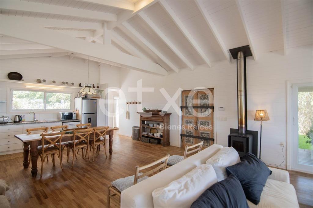 Venta de Casa en La Pedrera, Rocha. ...