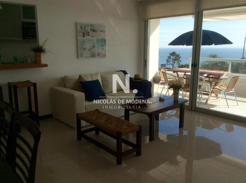 Departamento en la bahía de Punta Ballena.