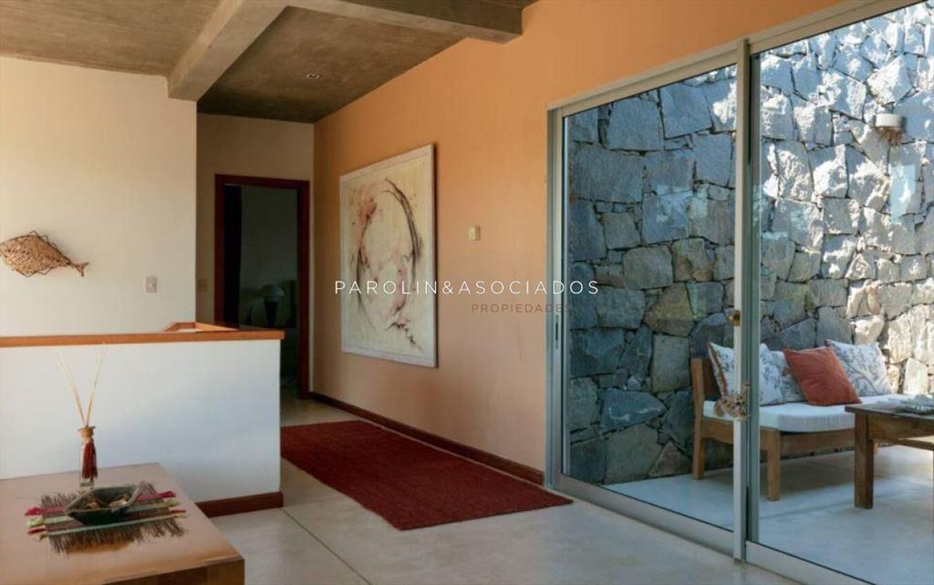 Casa en Venta de 4 Dormitorios en Village del