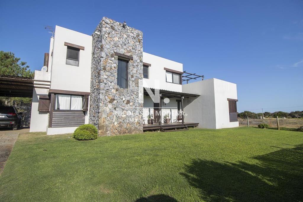 Casa con piscina y gran terreno