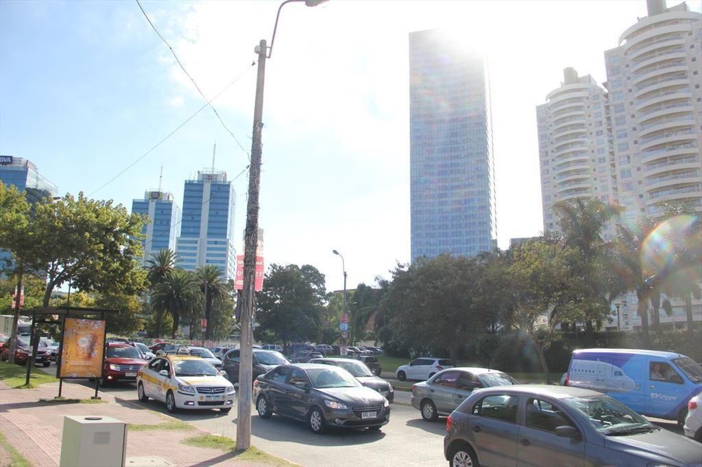Venta terreno sobre Benito Blanco casi 26 de Marzo Pocitos