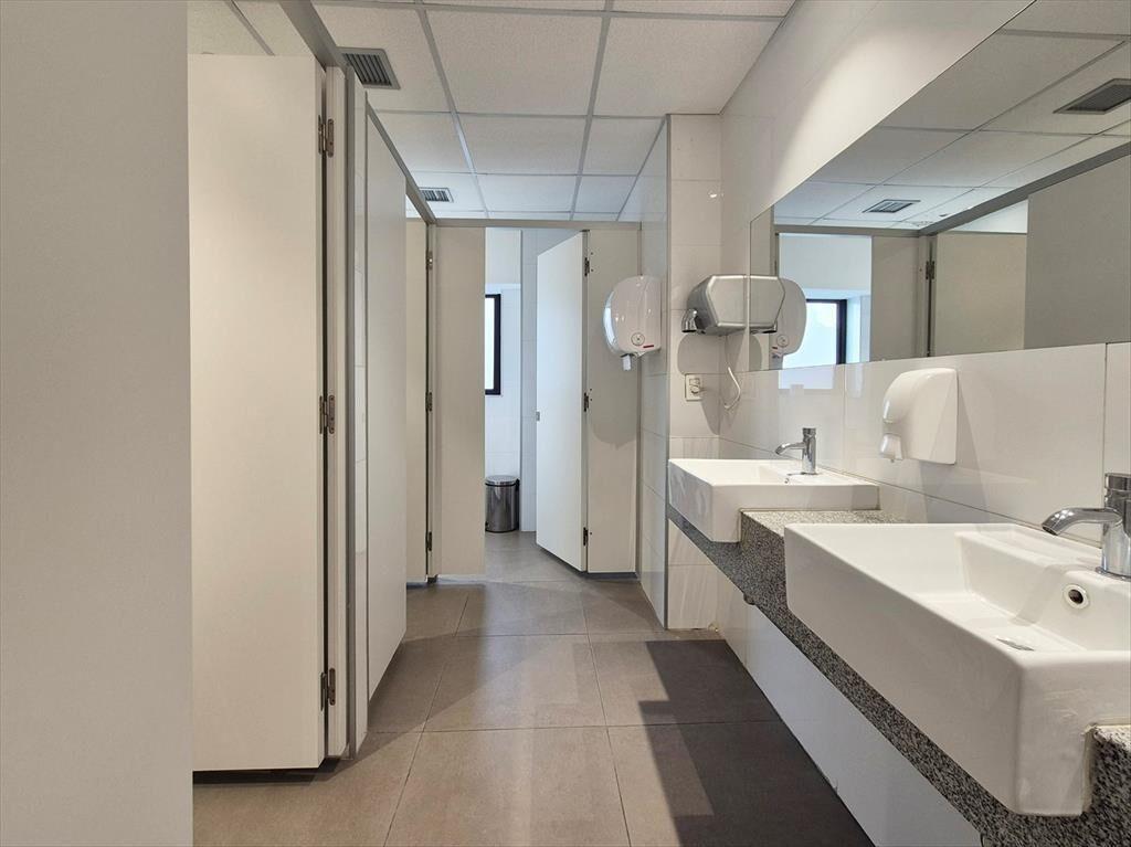 - ALQUILER - OFICINA PRIVADA - COWORK - PLAZA INDEPENDENCIA