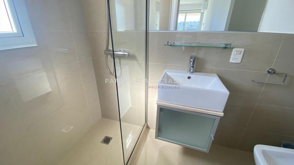 Apartamento de 3 dormitorios en venta en edificio Blue Mari