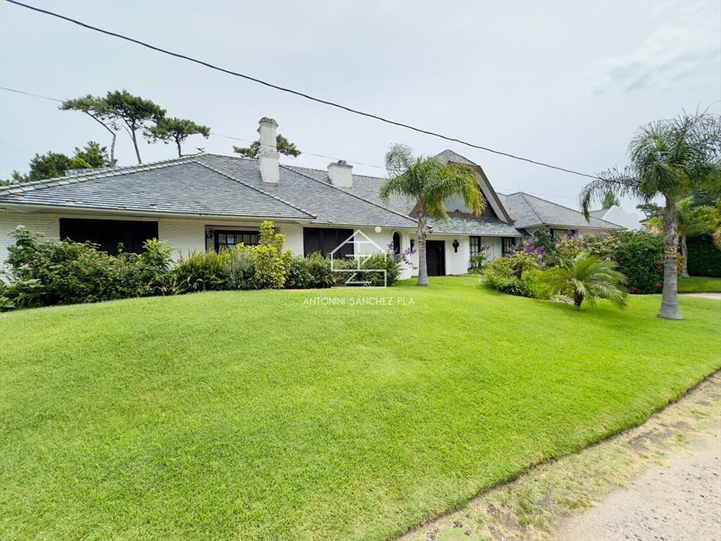 Casa en venta de 4 dormitorios en Punta del Este