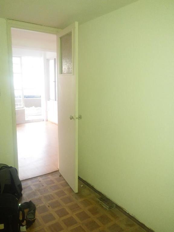 Apartamento , primer piso por escalera, 2 dormitorios y coc