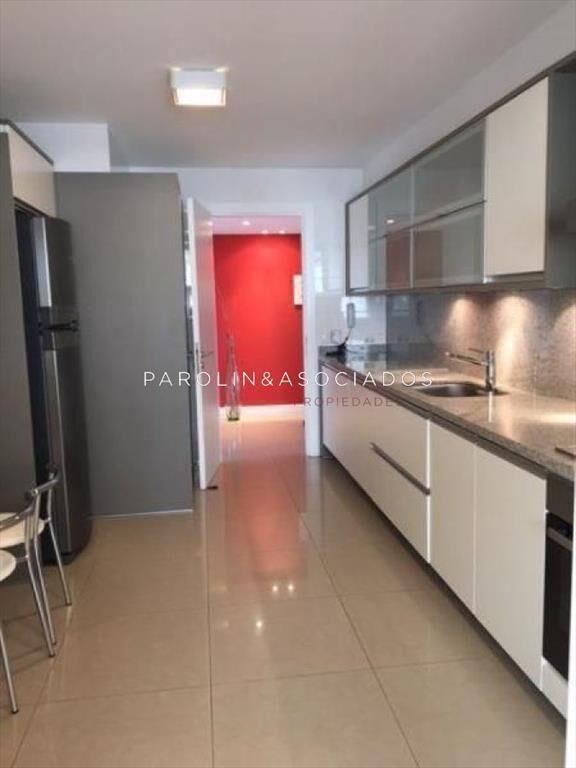 Apartamento en venta de 3 dormitorios en torre