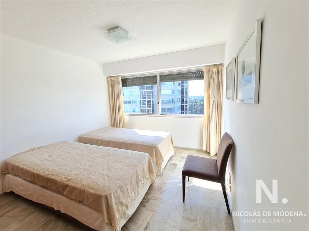 Apartamento de 3 dors con excelente vista y cerca de los ce