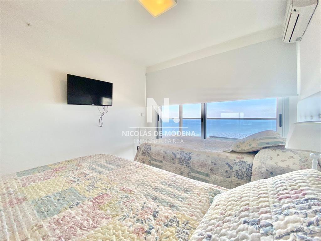 Apartamento en Venta Punta del Este con Buen Al