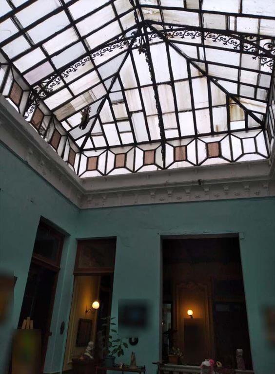 Edificio entero en Rincón casi Plaza Matriz, 1200 m2 !!