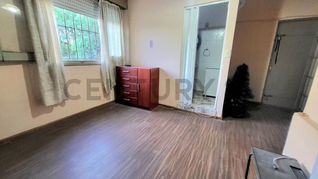 Casa+Apartamento/InversionGralFloresBvar/350m2/5Dorm/4Bañ...