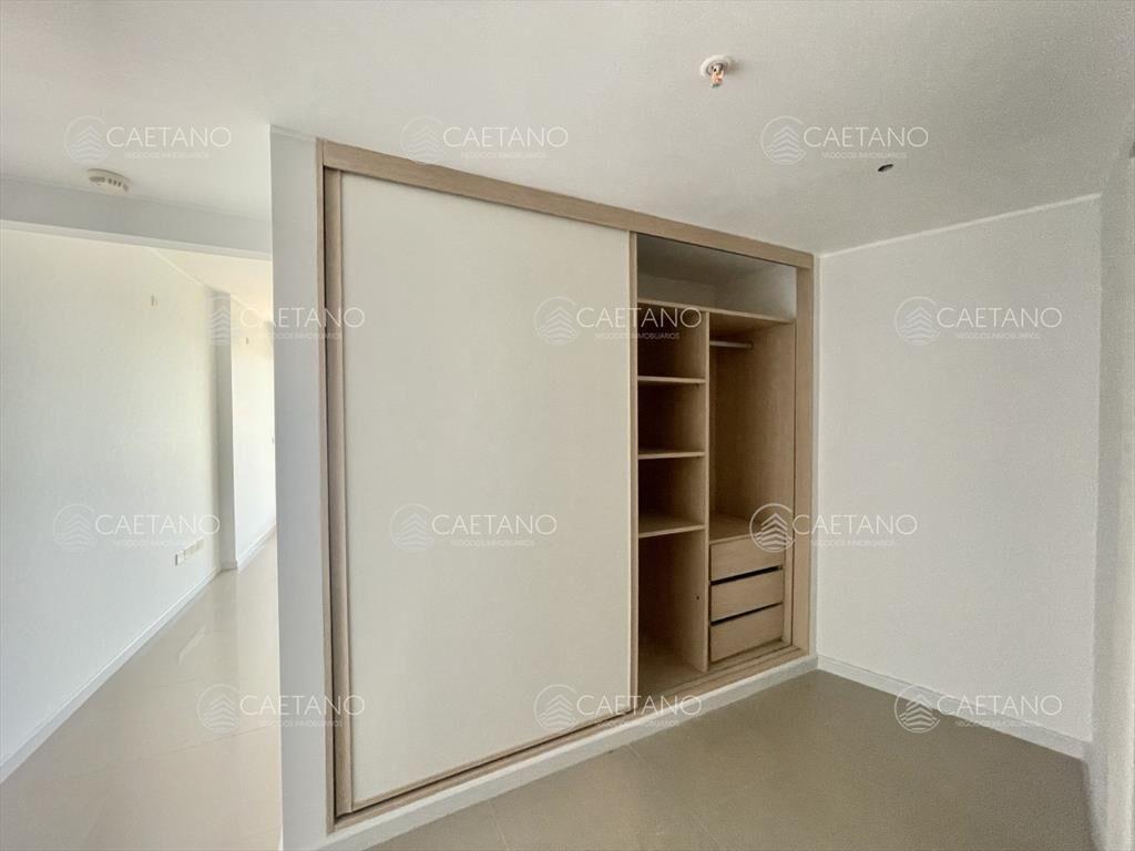 Venta apartamento. 3 Dormitorios. Playa mansa,