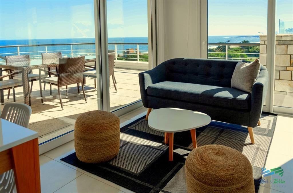 VENTA de Pent Huse sobre playa Mansa de 4 suites