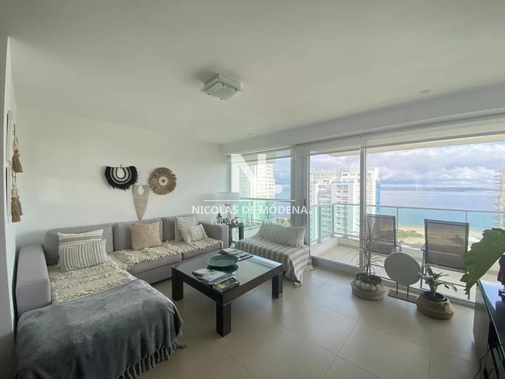 Gran departamento ubicado en Gala Tower, de 3