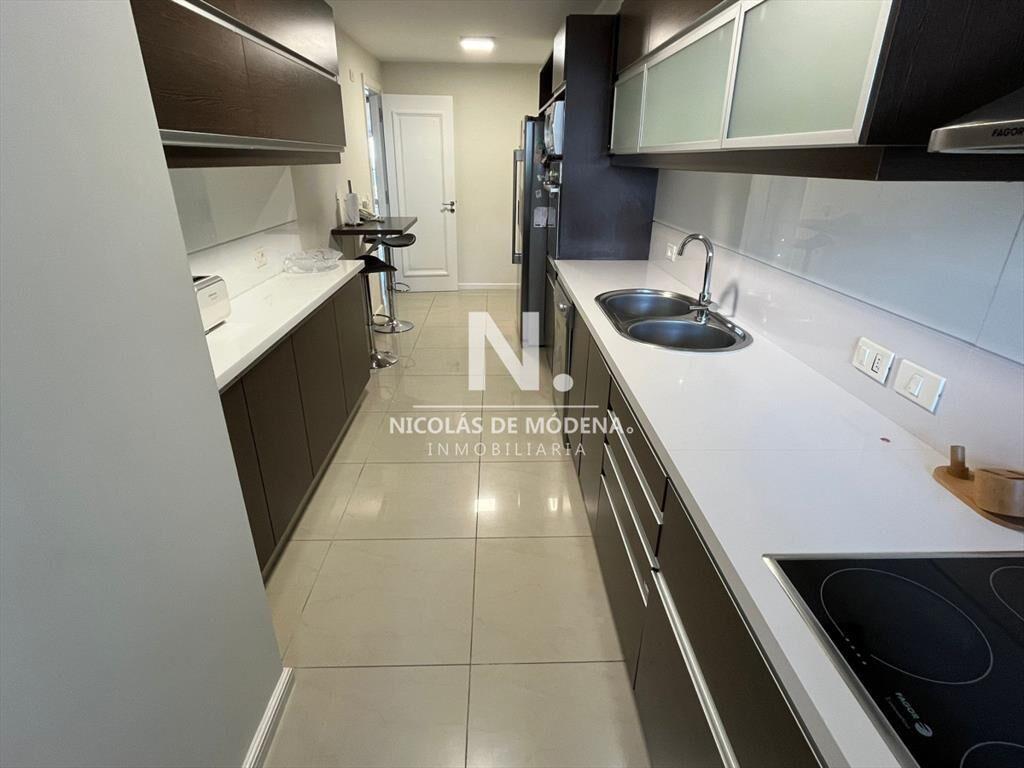 Alquila apartamento con vista al mar de 3 dormitorios en Br