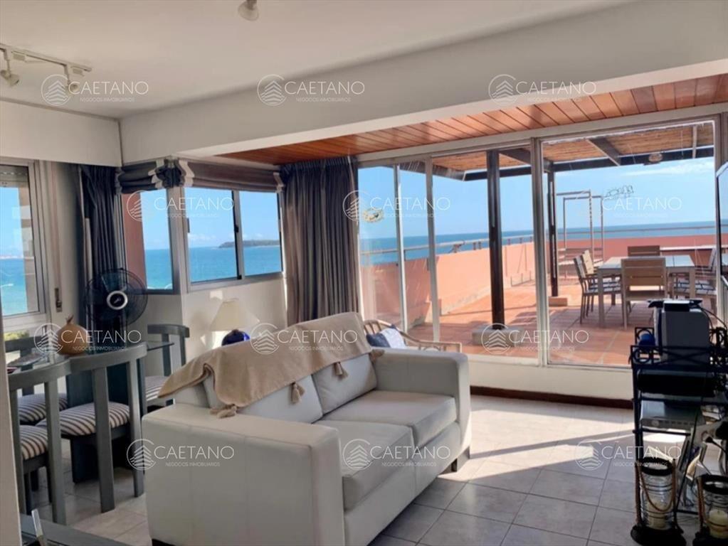 Departamento Frente al Mar, Playa Mansa en Venta