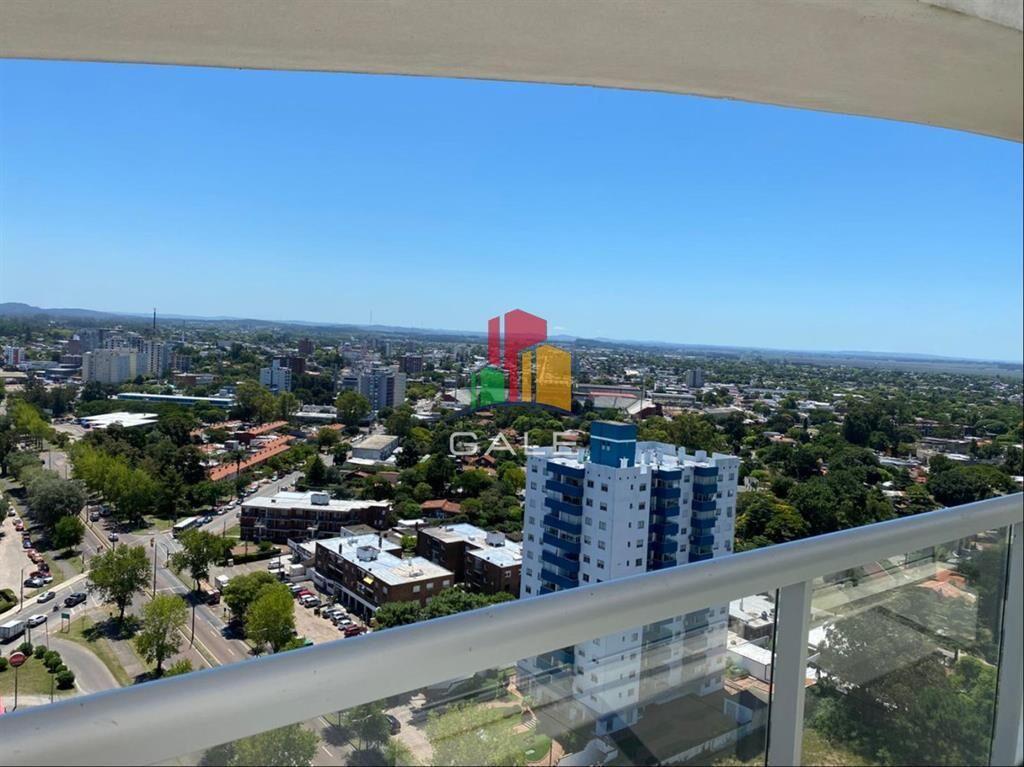 Hermoso Apartamento sobre Roosevelt de 3 y