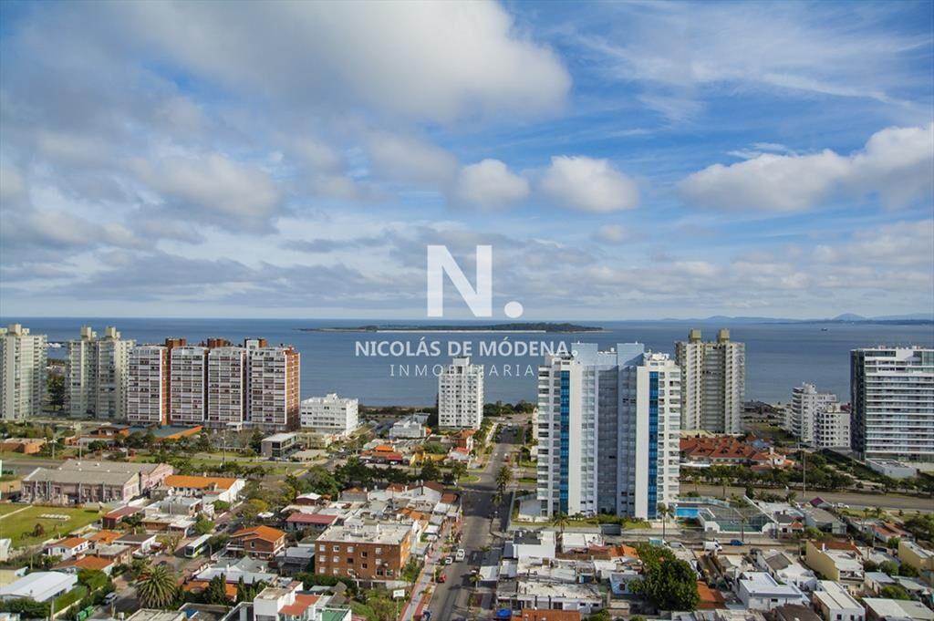 Espectacular departamento, de 3 habitaciones, a