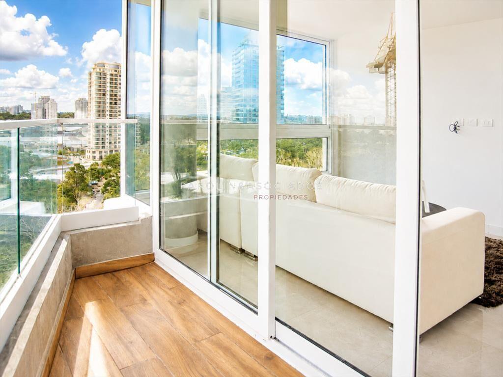 Vende apartamento de 3 dormitorios en Punta del