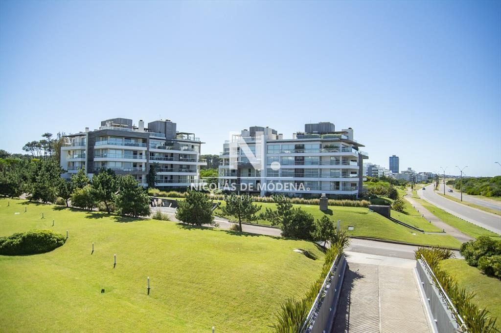 Hermoso departamento en venta, 3 dormitorios + al