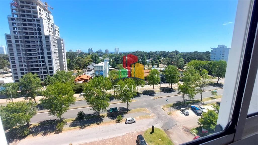 Apartamento en venta de dos dormitorios en Avda