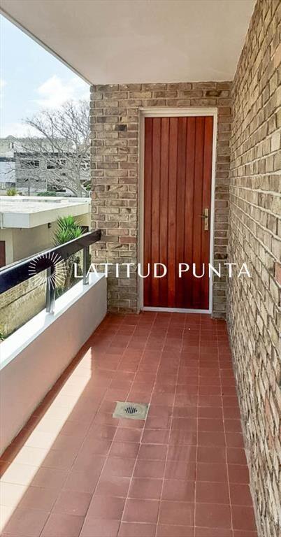 Piriapolis, apartamento de dos dormitorios a 100