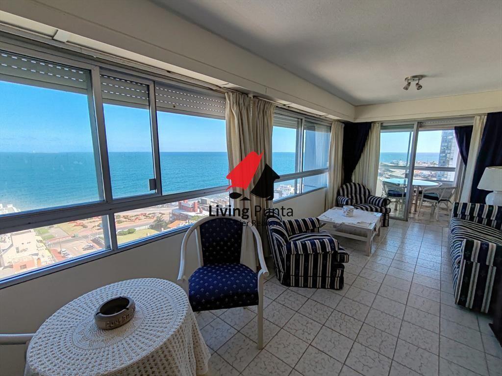Excepcional unidad en venta. Piso alto y con las