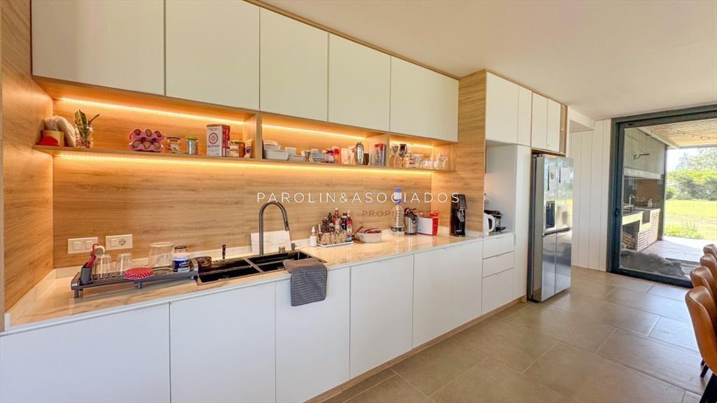 Casa en Venta de 4 dormitorios en suite, El La