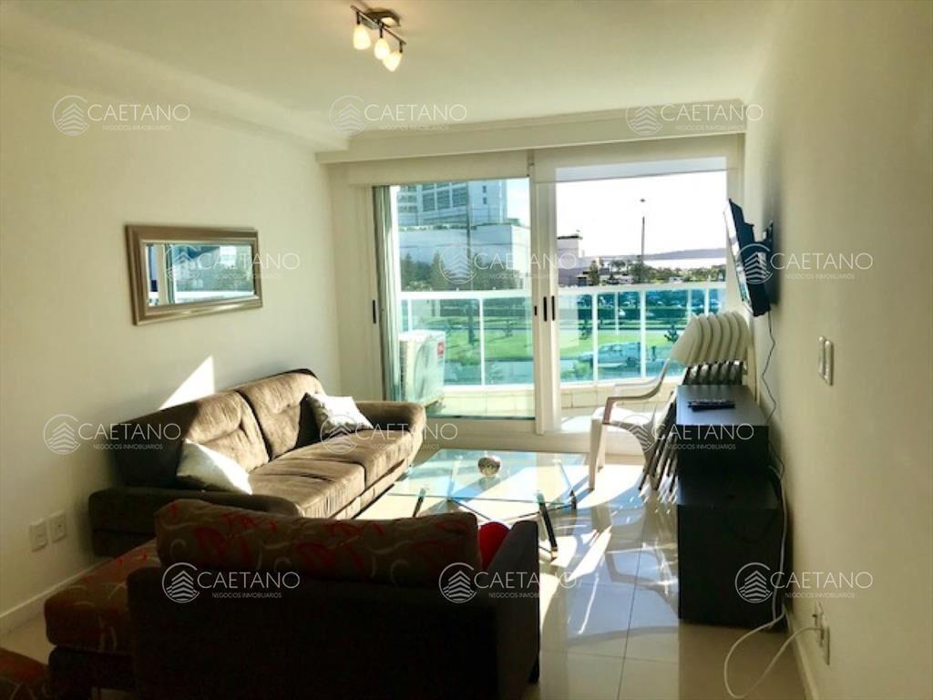 Apartamento en Alquiler a una cuadra del mar en