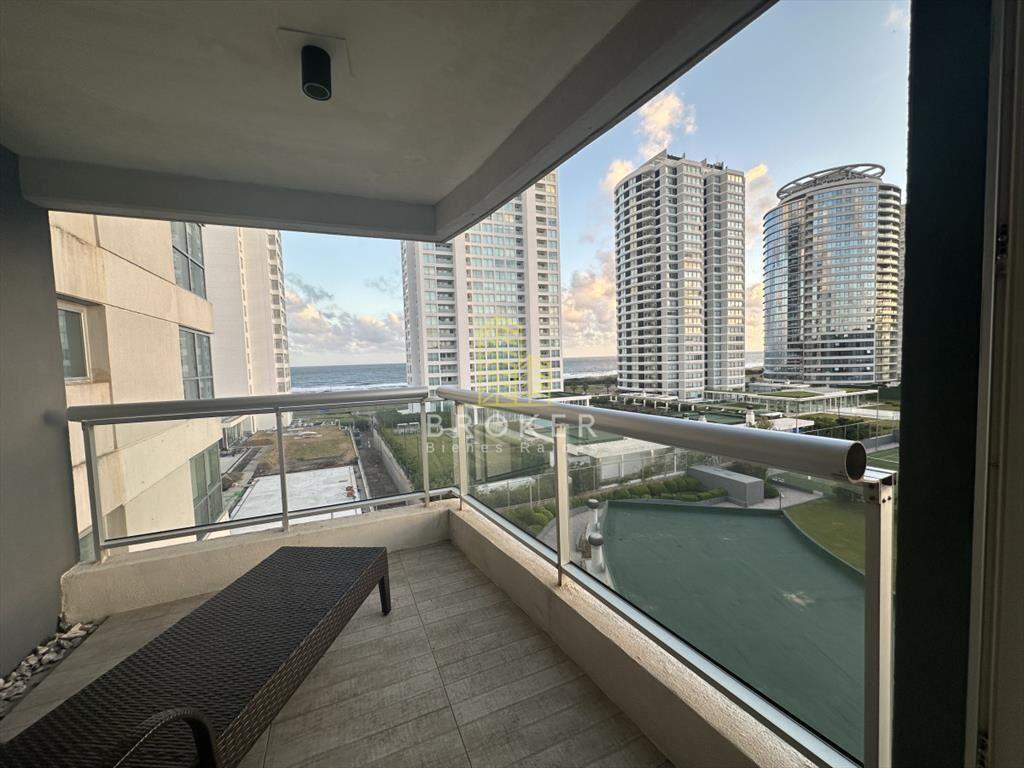 Venta de apartamento de categoria, dos y medio en