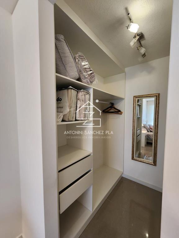 Apartamento en venta en torre One, 1 dormitorio amueblado,